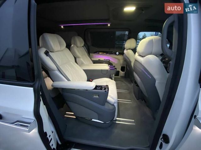 Белый Zeekr 009, объемом двигателя 0 л и пробегом 14 тыс. км за 68700 $, фото 23 на Automoto.ua