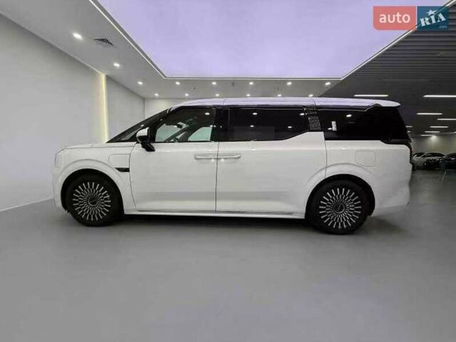 Белый Zeekr 009, объемом двигателя 0 л и пробегом 14 тыс. км за 68700 $, фото 2 на Automoto.ua