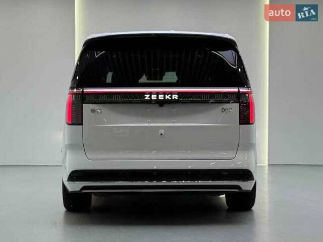 Белый Zeekr 009, объемом двигателя 0 л и пробегом 14 тыс. км за 68700 $, фото 4 на Automoto.ua