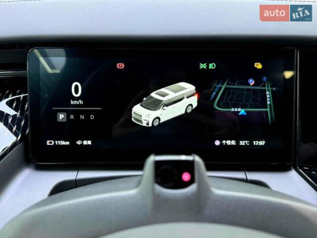 Білий Zeekr 009, об'ємом двигуна 0 л та пробігом 6 тис. км за 69000 $, фото 5 на Automoto.ua