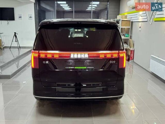 Черный Zeekr 009, объемом двигателя 0 л и пробегом 1 тыс. км за 75799 $, фото 4 на Automoto.ua