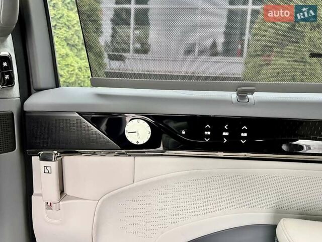 Серый Zeekr 009, объемом двигателя 0 л и пробегом 11 тыс. км за 68999 $, фото 40 на Automoto.ua