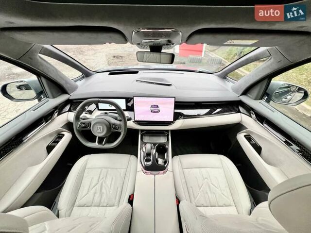 Серый Zeekr 009, объемом двигателя 0 л и пробегом 11 тыс. км за 68999 $, фото 42 на Automoto.ua