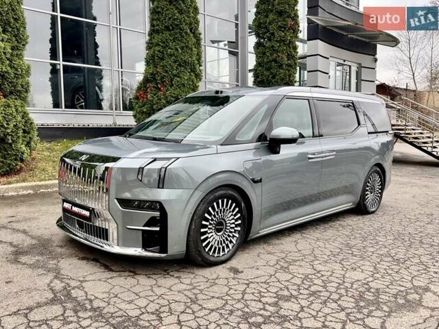 Серый Zeekr 009, объемом двигателя 0 л и пробегом 11 тыс. км за 68999 $, фото 6 на Automoto.ua