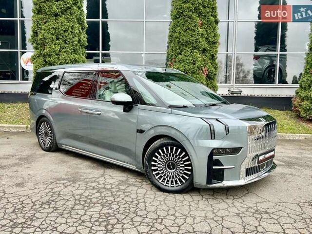 Серый Zeekr 009, объемом двигателя 0 л и пробегом 11 тыс. км за 68999 $, фото 2 на Automoto.ua