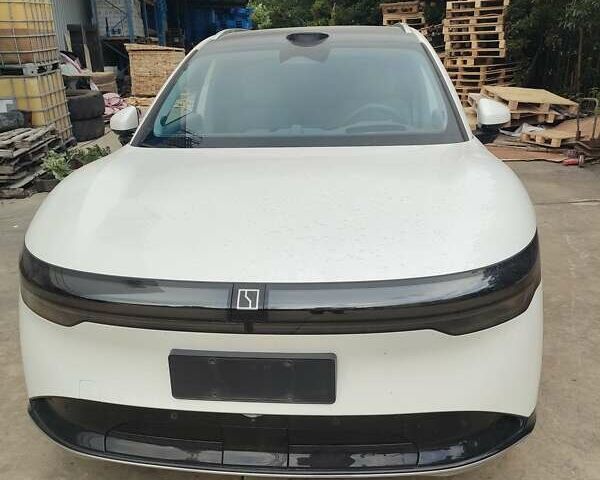 Білий Zeekr 7X, об'ємом двигуна 0 л та пробігом 19 тис. км за 33600 $, фото 1 на Automoto.ua