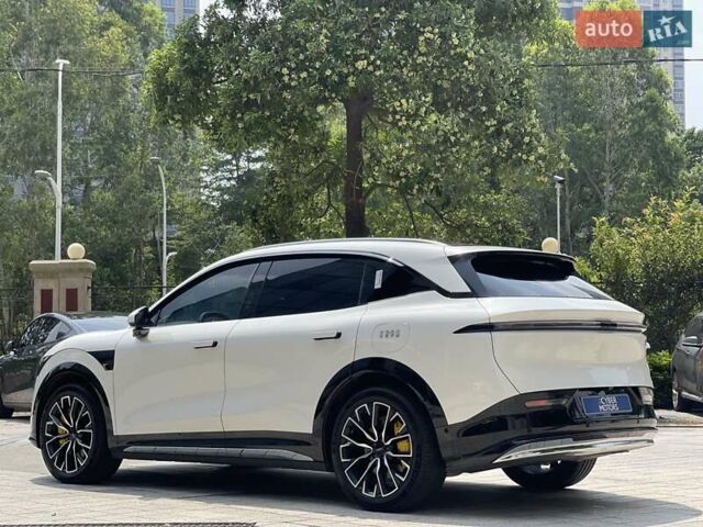 Белый Zeekr 7X, объемом двигателя 0 л и пробегом 15 тыс. км за 41900 $, фото 3 на Automoto.ua