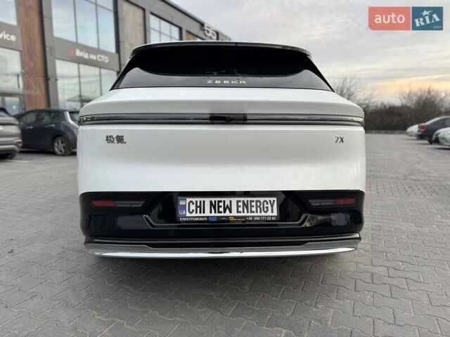 Белый Zeekr 7X, объемом двигателя 0 л и пробегом 10 тыс. км за 43500 $, фото 4 на Automoto.ua