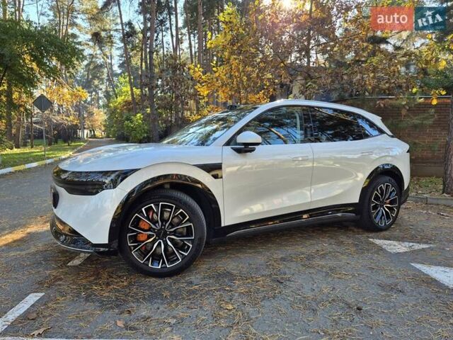 Zeekr 7X 2024 у Броварах на Automoto.ua Білий Zeekr 7X, об'ємом двигуна 0 л та пробігом 3 тис. км за 38500 $, фото 3 на Automoto.ua
