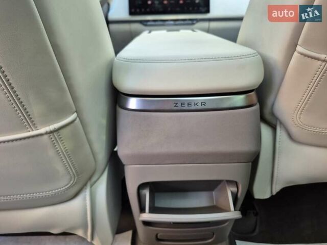 Zeekr 7X 2024 у Броварах на Automoto.ua Білий Zeekr 7X, об'ємом двигуна 0 л та пробігом 3 тис. км за 38500 $, фото 37 на Automoto.ua