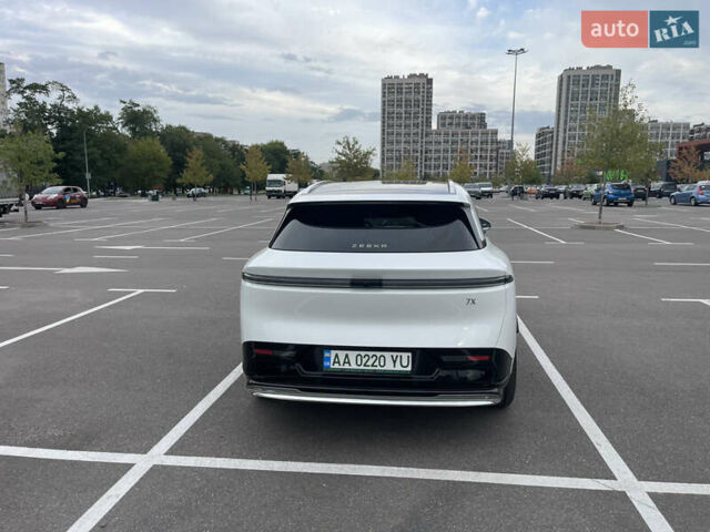 Білий Zeekr 7X, об'ємом двигуна 0 л та пробігом 14 тис. км за 37500 $, фото 3 на Automoto.ua