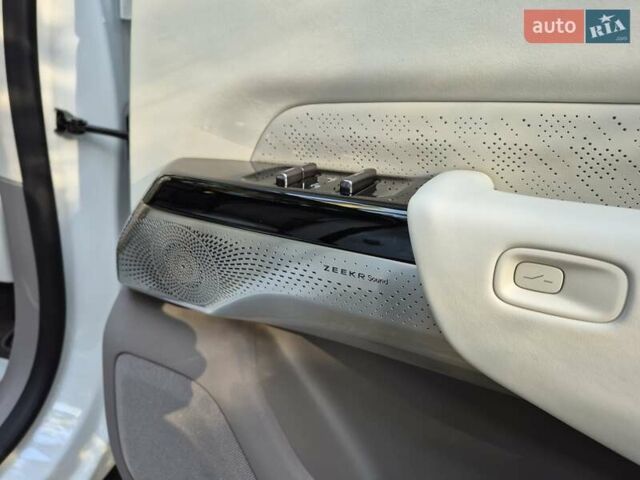 Zeekr 7X 2024 у Броварах на Automoto.ua Білий Zeekr 7X, об'ємом двигуна 0 л та пробігом 3 тис. км за 38500 $, фото 43 на Automoto.ua