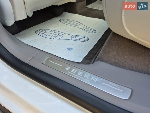 Zeekr 7X 2024 у Броварах на Automoto.ua Білий Zeekr 7X, об'ємом двигуна 0 л та пробігом 3 тис. км за 38500 $, фото 39 на Automoto.ua