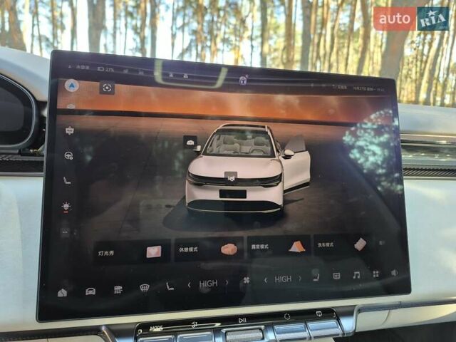 Zeekr 7X 2024 у Броварах на Automoto.ua Білий Zeekr 7X, об'ємом двигуна 0 л та пробігом 3 тис. км за 38500 $, фото 21 на Automoto.ua