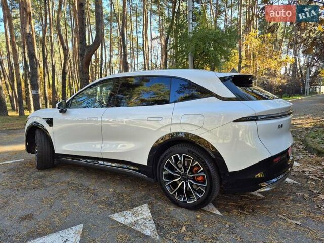 Zeekr 7X 2024 у Броварах на Automoto.ua Білий Zeekr 7X, об'ємом двигуна 0 л та пробігом 3 тис. км за 38500 $, фото 5 на Automoto.ua