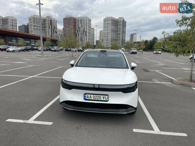 Білий Zeekr 7X, об'ємом двигуна 0 л та пробігом 14 тис. км за 37500 $, фото 1 на Automoto.ua