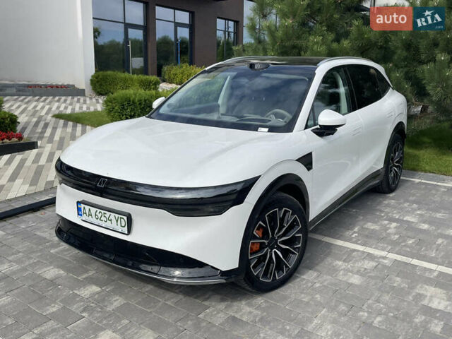 Білий Zeekr 7X, об'ємом двигуна 0 л та пробігом 6 тис. км за 46499 $, фото 4 на Automoto.ua