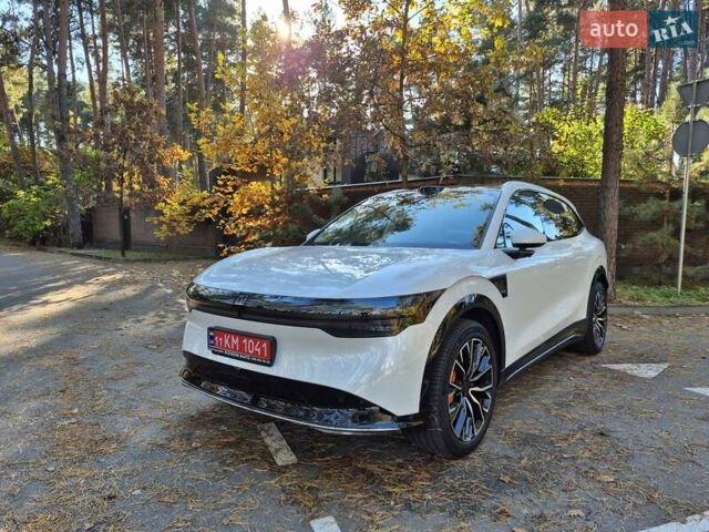 Zeekr 7X 2024 у Броварах на Automoto.ua Білий Zeekr 7X, об'ємом двигуна 0 л та пробігом 3 тис. км за 38500 $, фото 2 на Automoto.ua