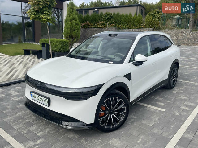 Білий Zeekr 7X, об'ємом двигуна 0 л та пробігом 6 тис. км за 46499 $, фото 2 на Automoto.ua