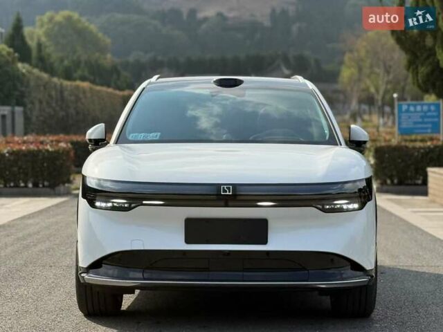 Белый Zeekr 7X, объемом двигателя 0 л и пробегом 7 тыс. км за 38200 $, фото 1 на Automoto.ua
