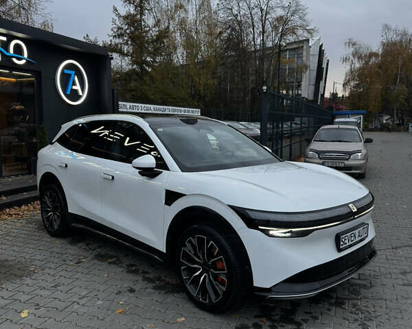 Zeekr 7X 2025 в Черновцах на Automoto.ua Белый Zeekr 7X, объемом двигателя 0 л и пробегом 1 тыс. км за 44999 $, фото 4 на Automoto.ua