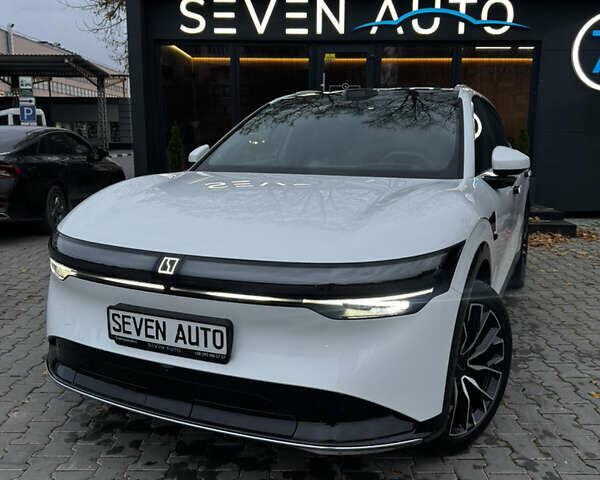 Zeekr 7X 2025 в Черновцах на Automoto.ua Белый Zeekr 7X, объемом двигателя 0 л и пробегом 1 тыс. км за 44999 $, фото 2 на Automoto.ua