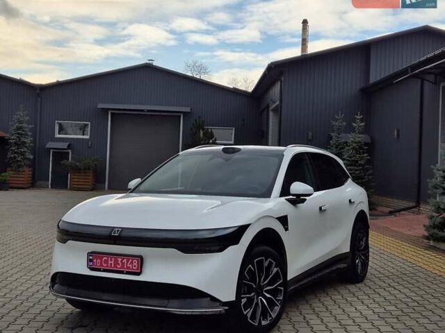Белый Zeekr 7X, объемом двигателя 0 л и пробегом 1 тыс. км за 42500 $, фото 1 на Automoto.ua