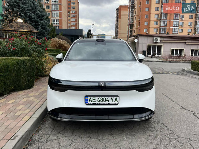 Белый Zeekr 7X, объемом двигателя 0 л и пробегом 1 тыс. км за 43900 $, фото 2 на Automoto.ua