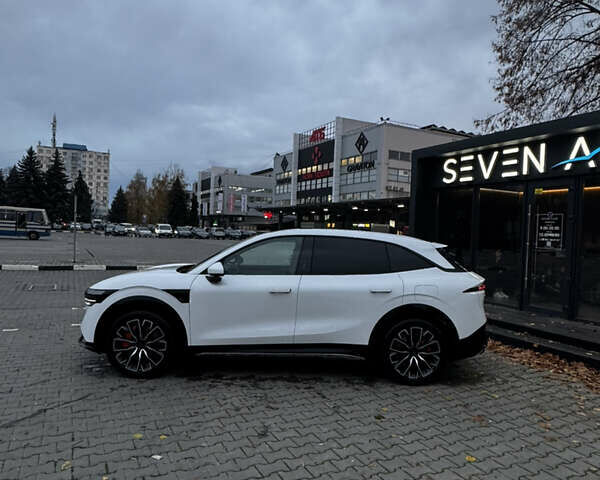 Zeekr 7X 2025 в Черновцах на Automoto.ua Белый Zeekr 7X, объемом двигателя 0 л и пробегом 1 тыс. км за 44999 $, фото 9 на Automoto.ua