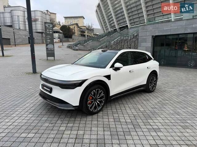 Белый Zeekr 7X, объемом двигателя 0 л и пробегом 1 тыс. км за 43500 $, фото 2 на Automoto.ua