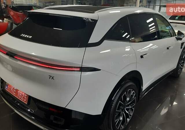 Білий Zeekr 7X, об'ємом двигуна 0 л та пробігом 1 тис. км за 45000 $, фото 5 на Automoto.ua