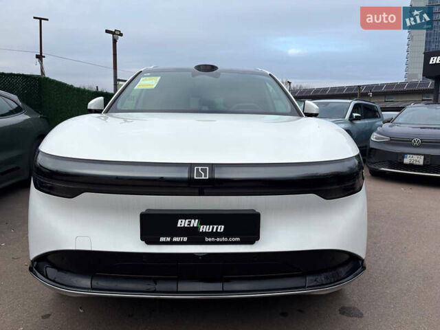 Белый Zeekr 7X, объемом двигателя 0 л и пробегом 1 тыс. км за 42500 $, фото 1 на Automoto.ua