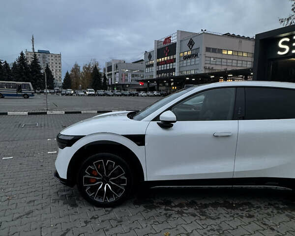 Zeekr 7X 2025 в Черновцах на Automoto.ua Белый Zeekr 7X, объемом двигателя 0 л и пробегом 1 тыс. км за 44999 $, фото 10 на Automoto.ua