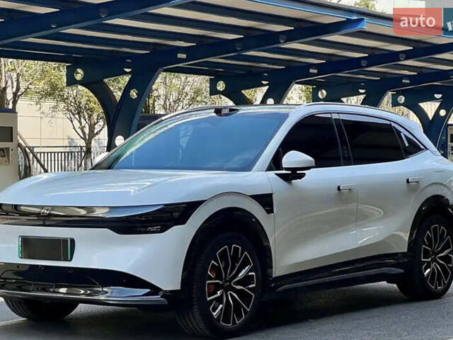 Белый Zeekr 7X, объемом двигателя 0 л и пробегом 1 тыс. км за 40500 $, фото 1 на Automoto.ua