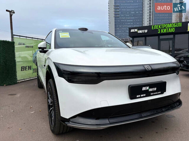 Белый Zeekr 7X, объемом двигателя 0 л и пробегом 1 тыс. км за 42500 $, фото 2 на Automoto.ua