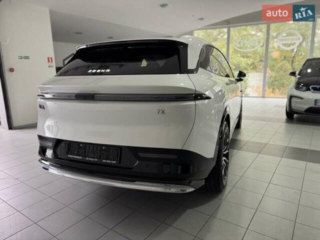 Zeekr 7X 2025 в Одессе на Automoto.ua Белый Zeekr 7X, объемом двигателя 0 л и пробегом 1 тыс. км за 48900 $, фото 4 на Automoto.ua