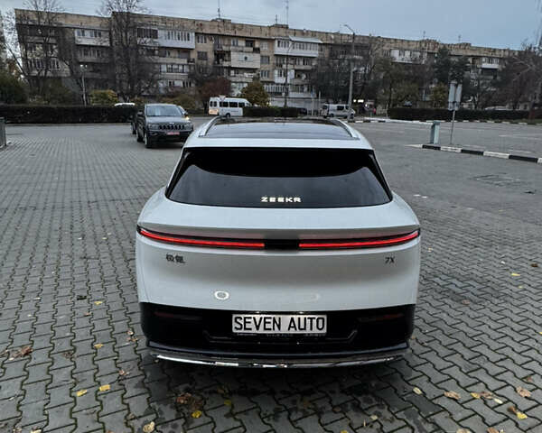 Zeekr 7X 2025 в Черновцах на Automoto.ua Белый Zeekr 7X, объемом двигателя 0 л и пробегом 1 тыс. км за 44999 $, фото 7 на Automoto.ua