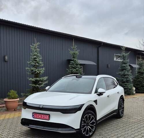 Белый Zeekr 7X, объемом двигателя 0 л и пробегом 1 тыс. км за 42500 $, фото 4 на Automoto.ua