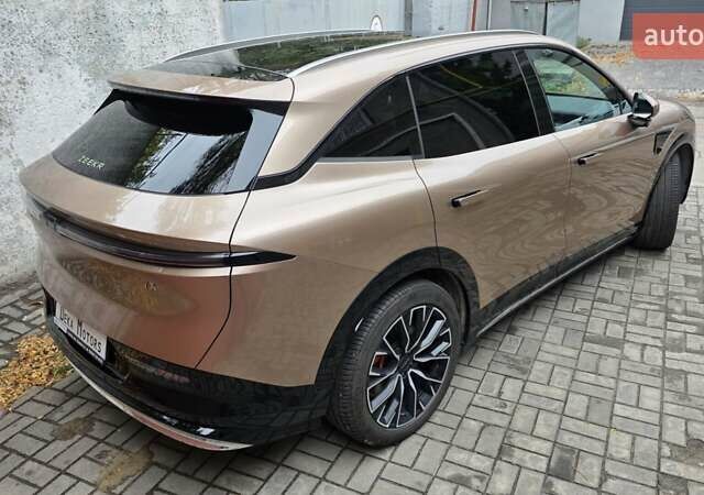 Коричневий Zeekr 7X, об'ємом двигуна 0 л та пробігом 8 тис. км за 39900 $, фото 4 на Automoto.ua