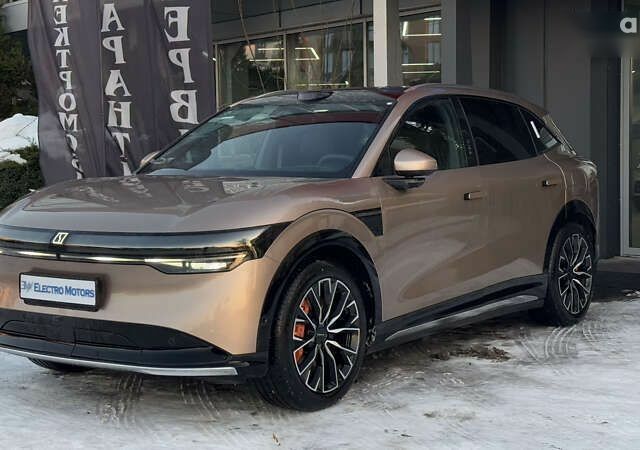 Zeekr 7X, объемом двигателя 4.25 л и пробегом 1 тыс. км за 42999 $, фото 4 на Automoto.ua