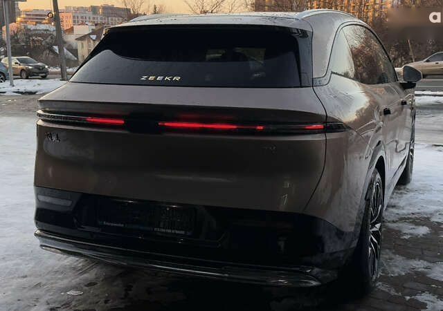Zeekr 7X, объемом двигателя 4.25 л и пробегом 1 тыс. км за 42999 $, фото 13 на Automoto.ua