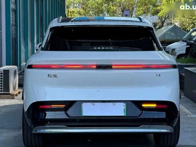 Zeekr 7X, объемом двигателя 0 л и пробегом 1 тыс. км за 42300 $, фото 4 на Automoto.ua