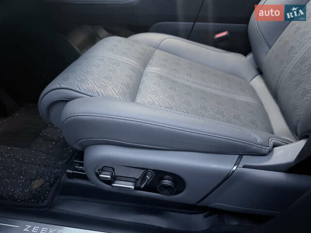 Серый Zeekr 7X, объемом двигателя 0 л и пробегом 3 тыс. км за 44900 $, фото 29 на Automoto.ua