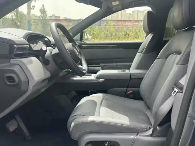 Серый Zeekr 7X, объемом двигателя 0 л и пробегом 1 тыс. км за 39500 $, фото 7 на Automoto.ua