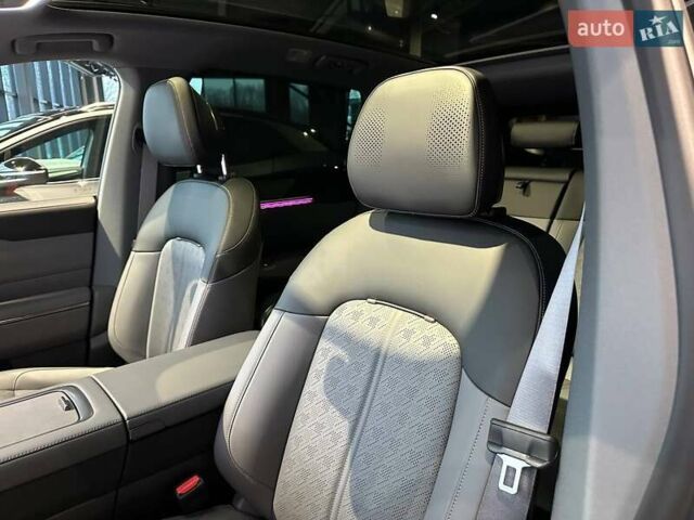 Серый Zeekr 7X, объемом двигателя 0 л и пробегом 1 тыс. км за 39500 $, фото 13 на Automoto.ua