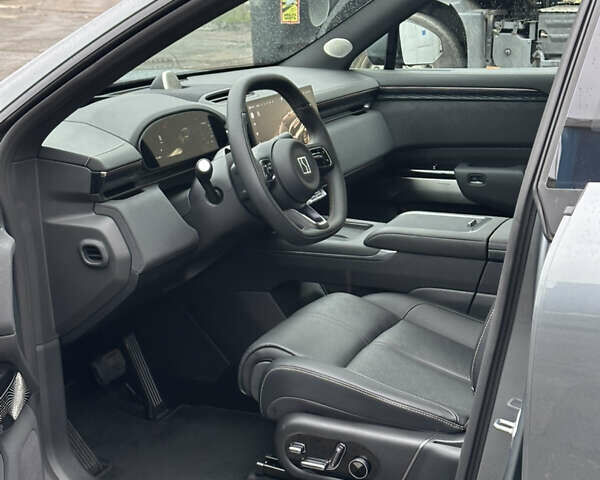 Серый Zeekr 7X, объемом двигателя 0 л и пробегом 2 тыс. км за 46300 $, фото 28 на Automoto.ua