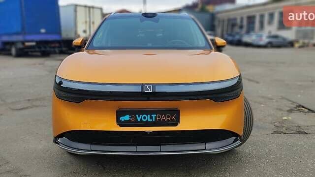 Zeekr 7X 2024 у Києві на Automoto.ua Помаранчевий Zeekr 7X, об'ємом двигуна 0 л та пробігом 6 тис. км за 38999 $, фото 4 на Automoto.ua