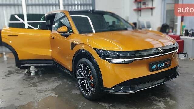 Zeekr 7X 2024 у Києві на Automoto.ua Помаранчевий Zeekr 7X, об'ємом двигуна 0 л та пробігом 6 тис. км за 38999 $, фото 8 на Automoto.ua