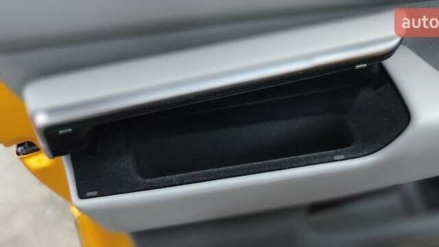 Zeekr 7X 2024 у Києві на Automoto.ua Помаранчевий Zeekr 7X, об'ємом двигуна 0 л та пробігом 6 тис. км за 38999 $, фото 46 на Automoto.ua