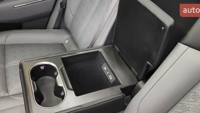 Zeekr 7X 2024 у Києві на Automoto.ua Помаранчевий Zeekr 7X, об'ємом двигуна 0 л та пробігом 6 тис. км за 38999 $, фото 55 на Automoto.ua